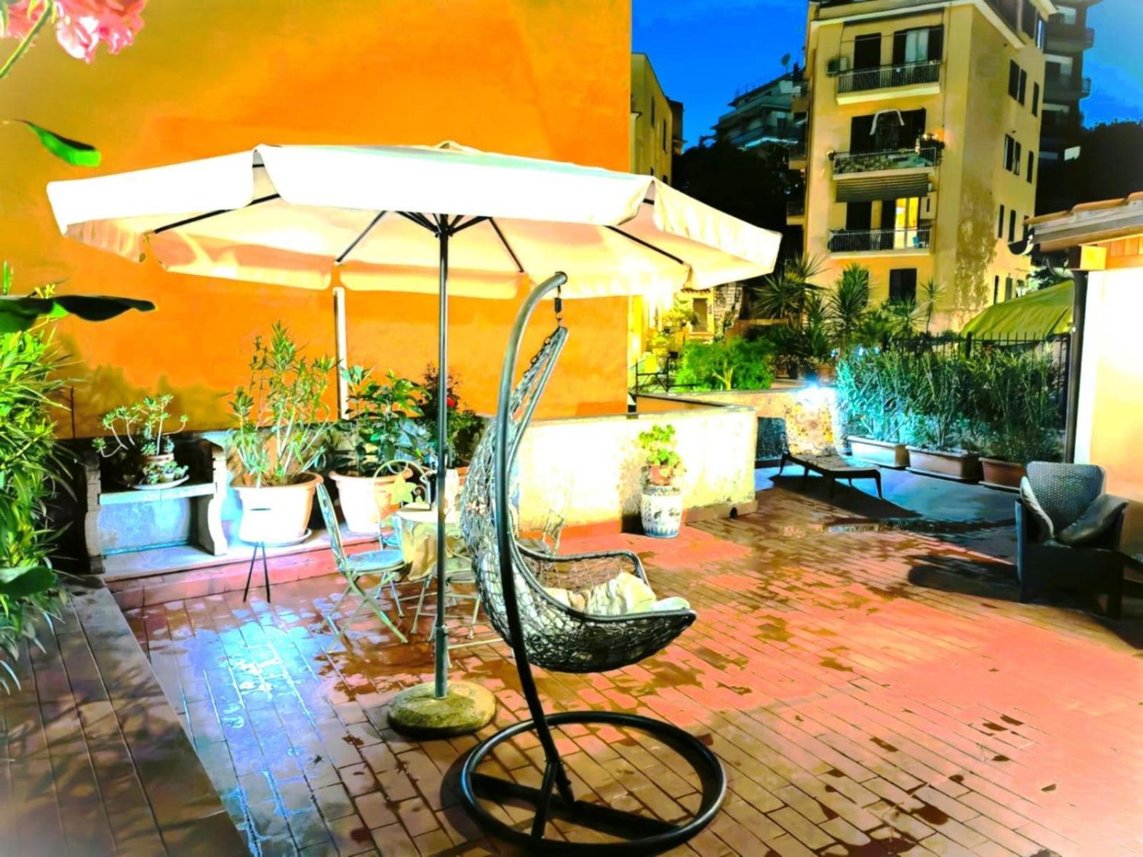 Vatican Heart Leone - Terrace *