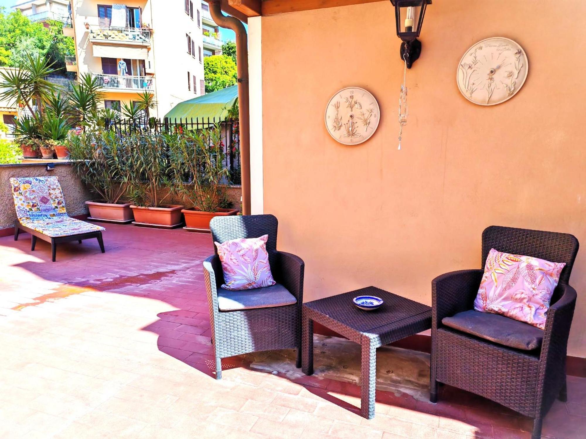 Vatican Heart Leone - Terrace